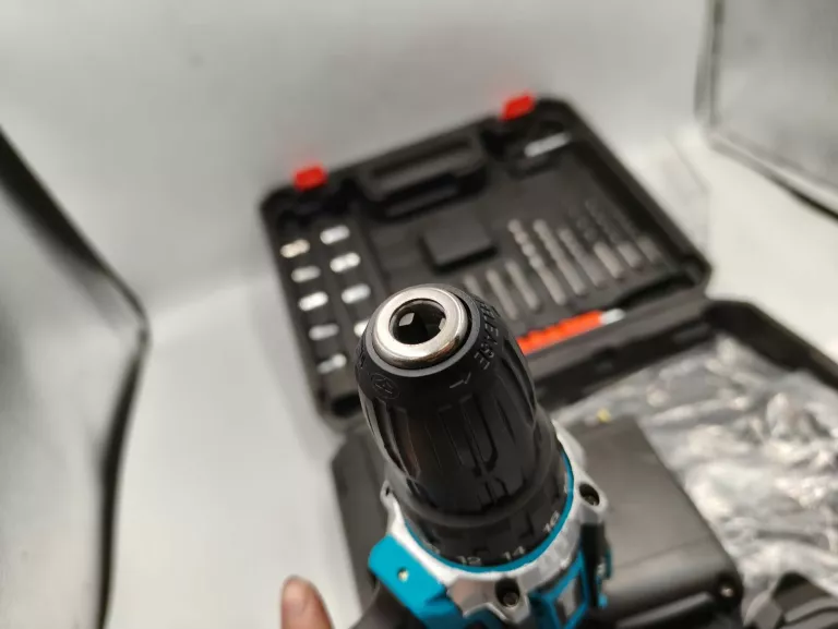 WKRĘTARKA GIROX + 2X AKU / WALIZKA