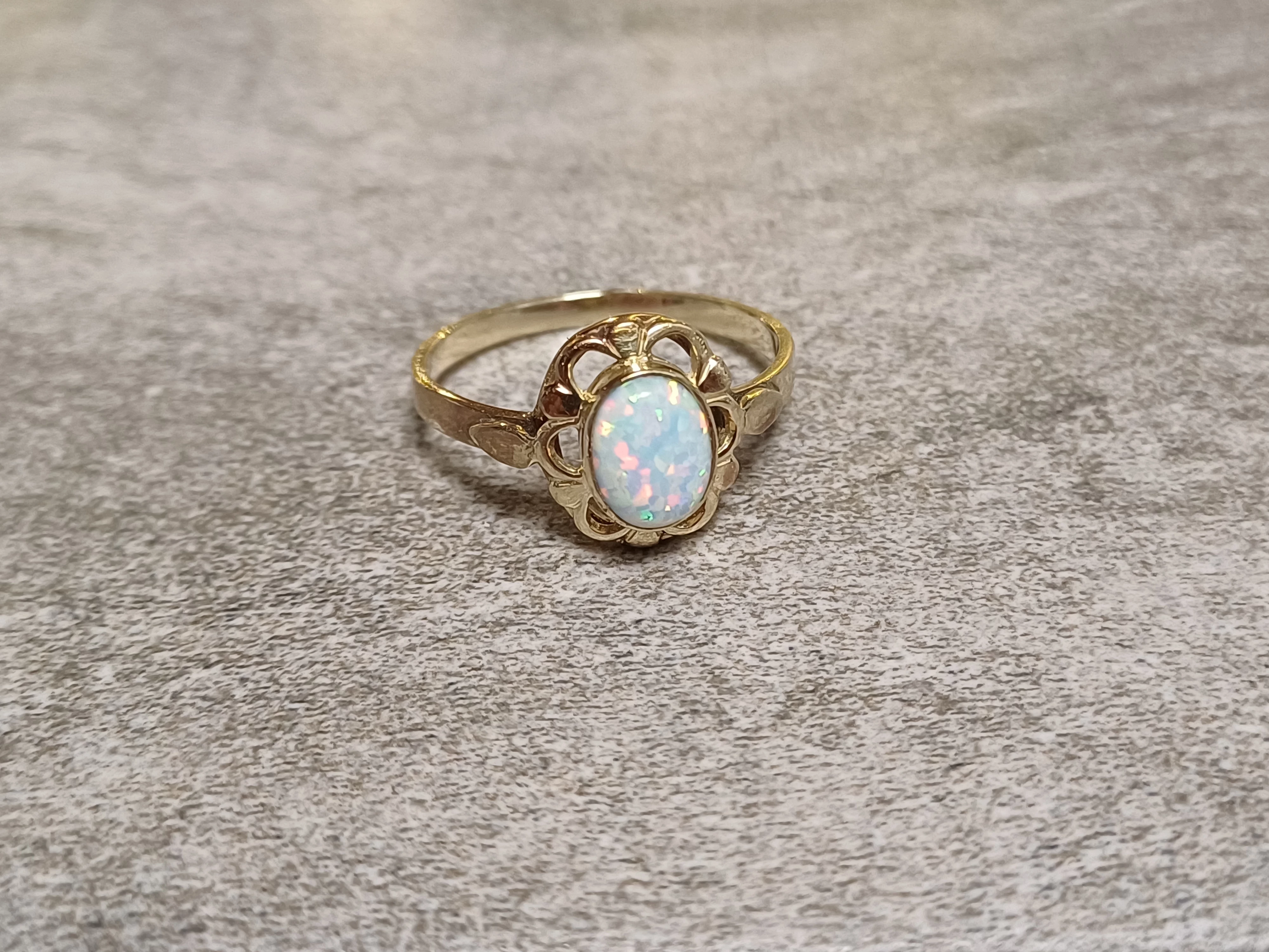 zloty-pierscionek-z-kamieniem-p585-rozmiar-19-252g-kamien-17088-4194304