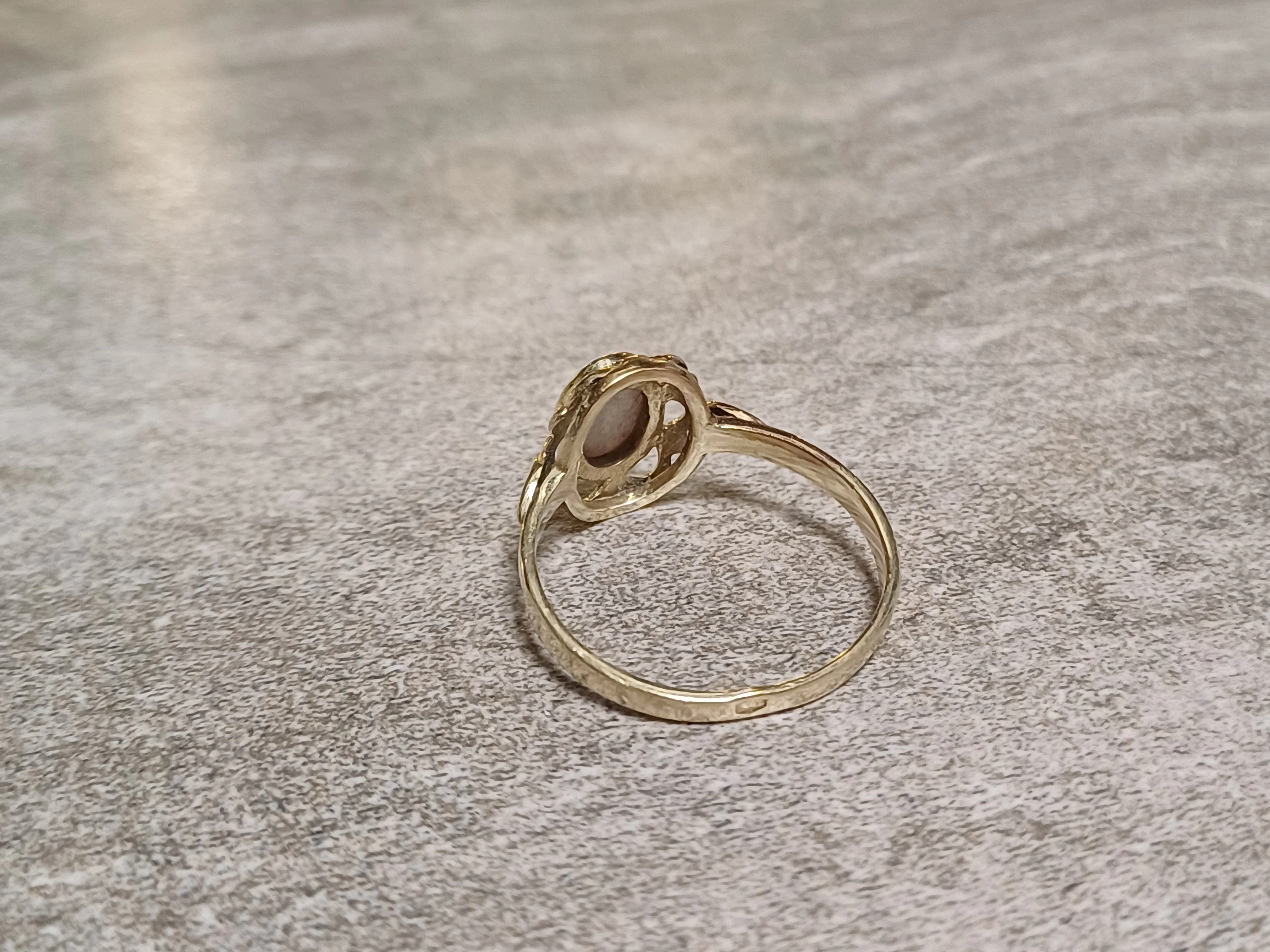 zloty-pierscionek-z-kamieniem-p585-rozmiar-19-252g-rozmiarsrednica-wew-mm-372-19