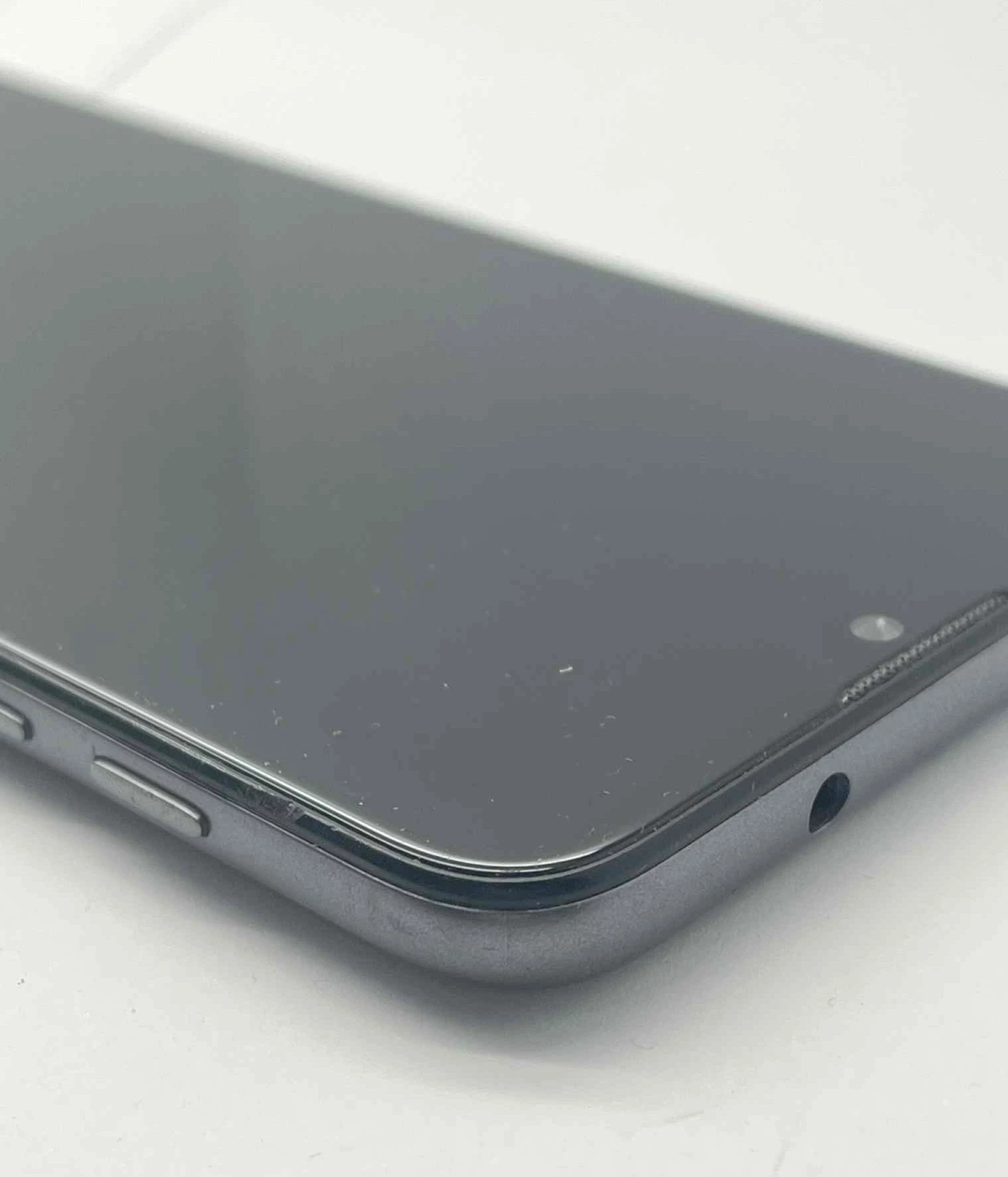 telefon-motorola-moto-e20-232gbpekniecie-na-aparacie-stan-11323-2