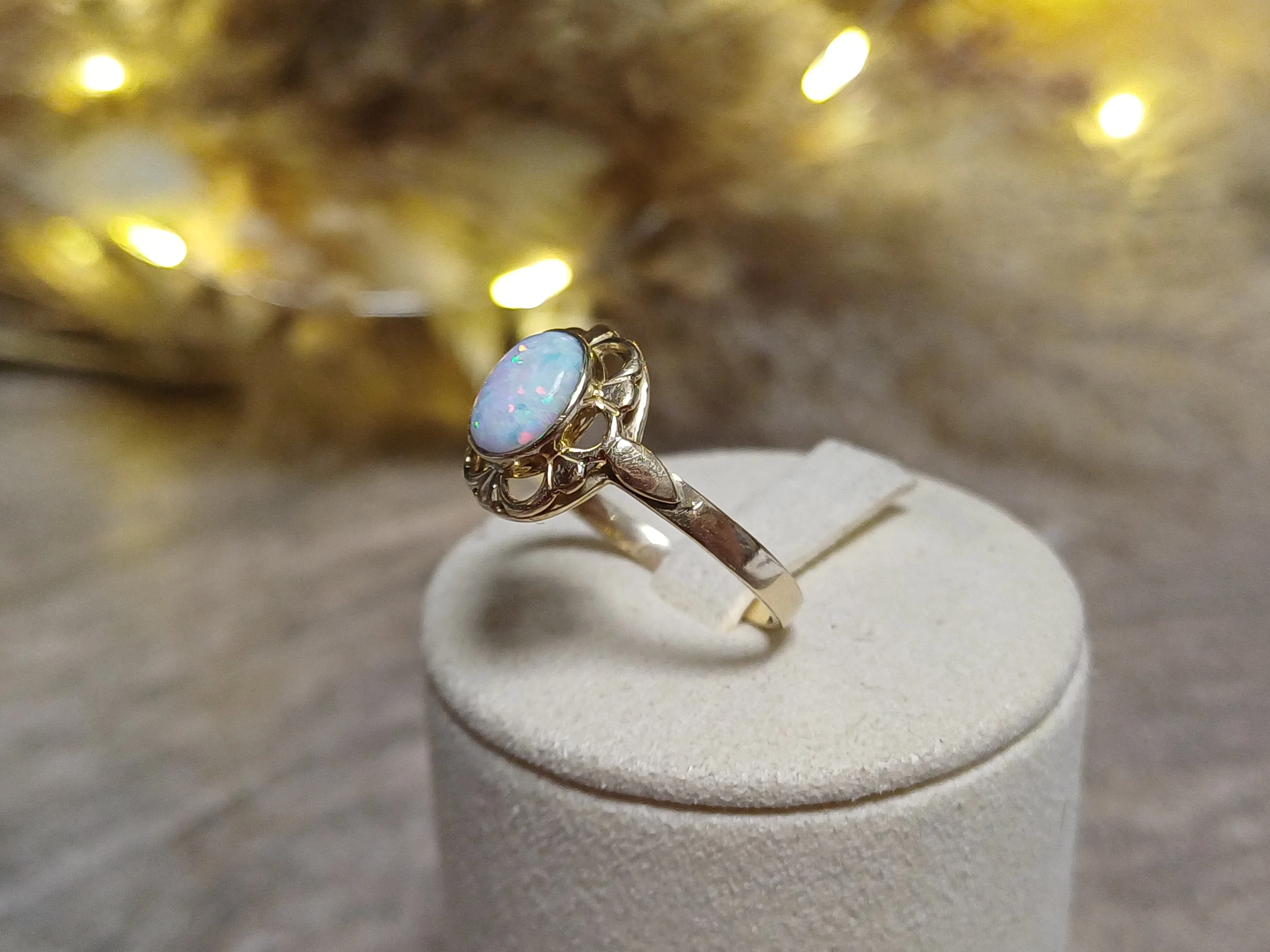 zloty-pierscionek-z-kamieniem-p585-rozmiar-19-252g-ean-gtin-1231231233