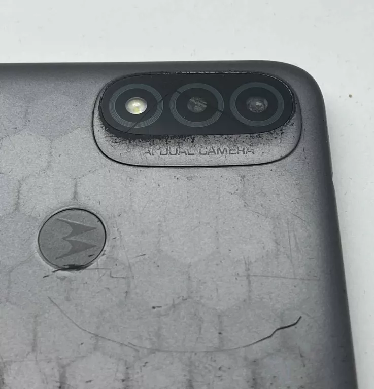 TELEFON MOTOROLA MOTO E20 2/32GB/PĘKNIĘCIE NA APARACIE!