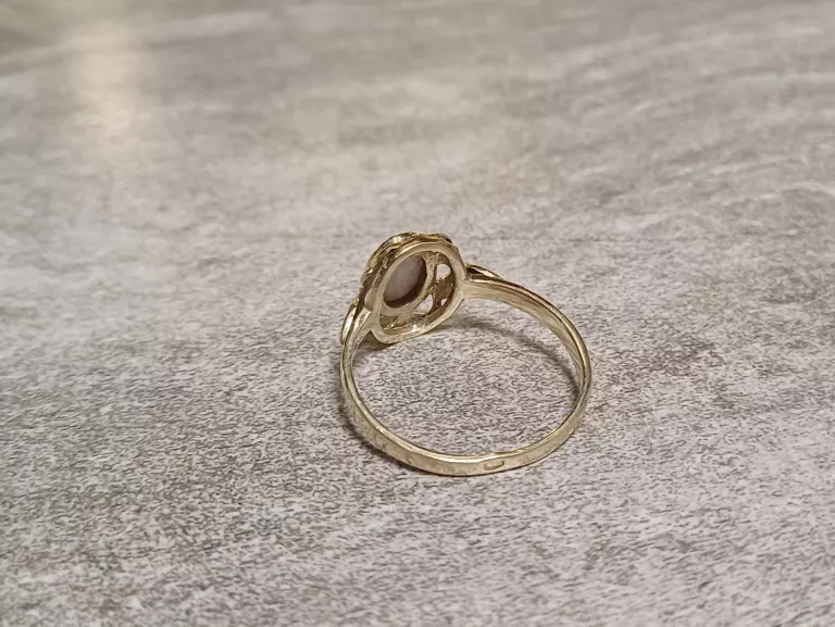 zloty-pierscionek-z-kamieniem-p585-rozmiar-19-252g-rozmiarsrednica-wew-mm-372-19