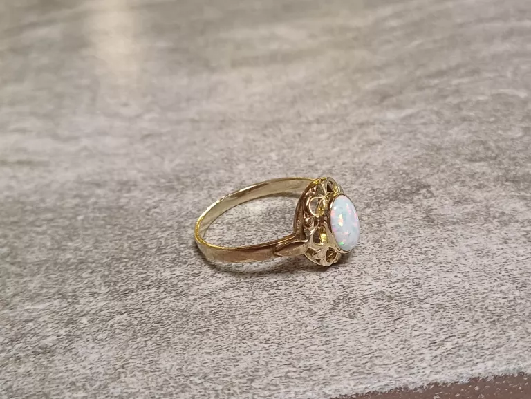 zloty-pierscionek-z-kamieniem-p585-rozmiar-19-252g-waga-252