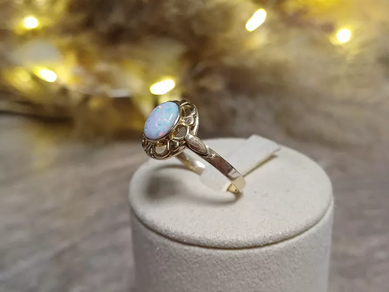 zloty-pierscionek-z-kamieniem-p585-rozmiar-19-252g-ean-gtin-1231231233