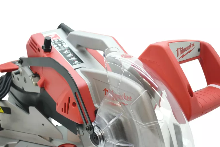 pila-ukosnica-milwaukee-ms304db-srednica-tarczy-30500