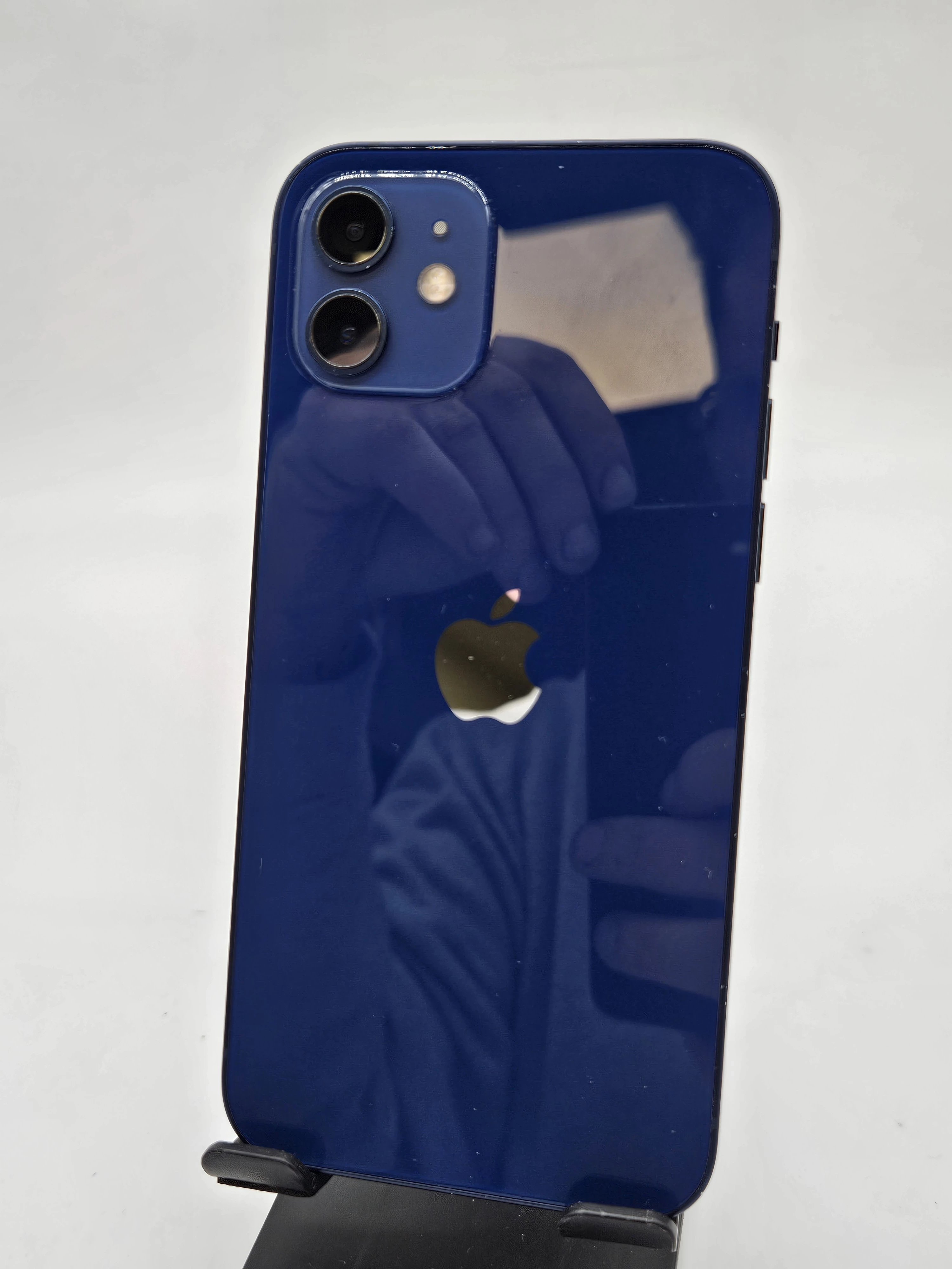 telefon-apple-iphone-12-64gb-kondycja-84-przekatna-ekranu-610