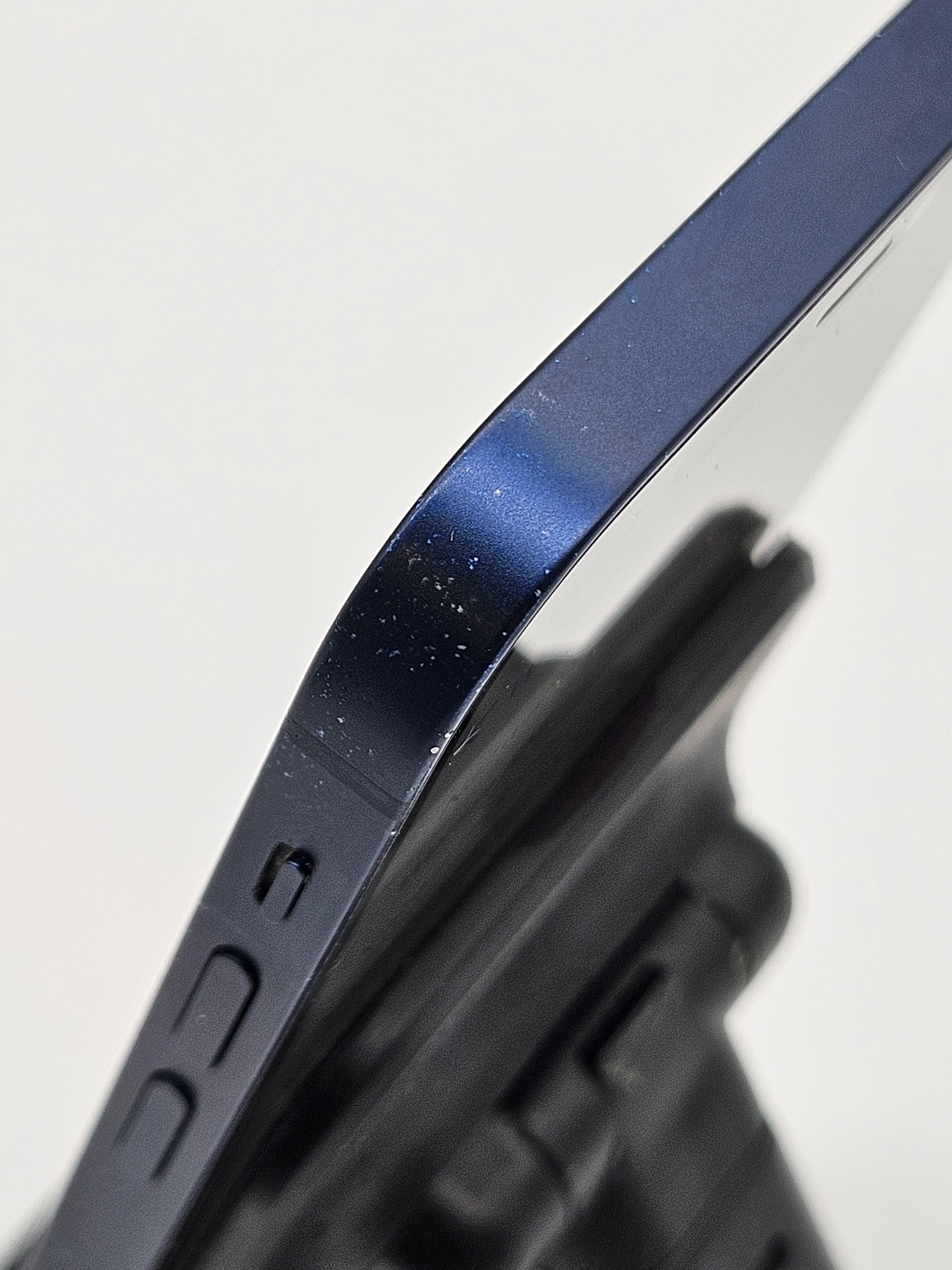 telefon-apple-iphone-12-64gb-kondycja-84-wbudowana-pamiec-202869-214193