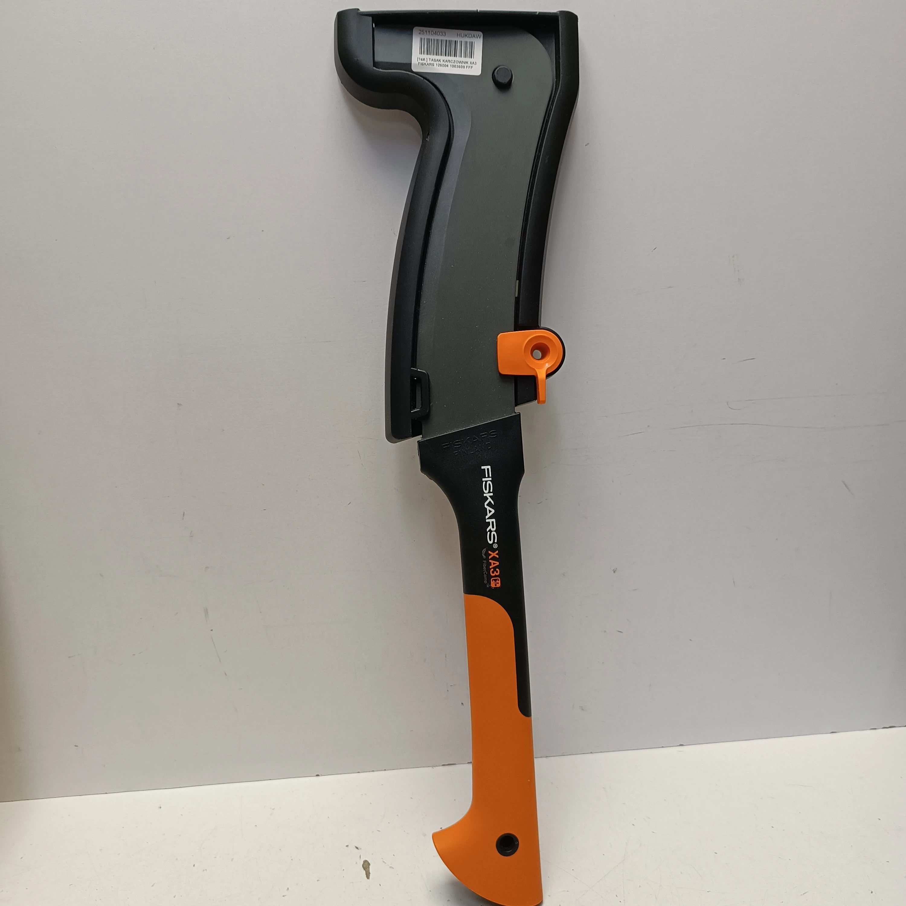 tasak-karczownik-xa3-fiskars-126004-1003609-fff-osiedle-teatralne-3u15-krakow