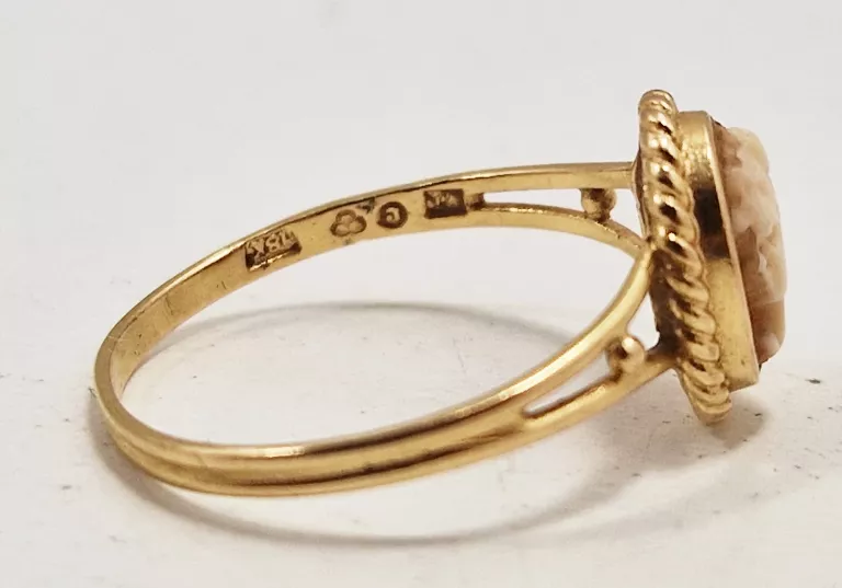 ZŁOTY PIERŚCIONEK [750; 1,6 G; R 14] KAMEO