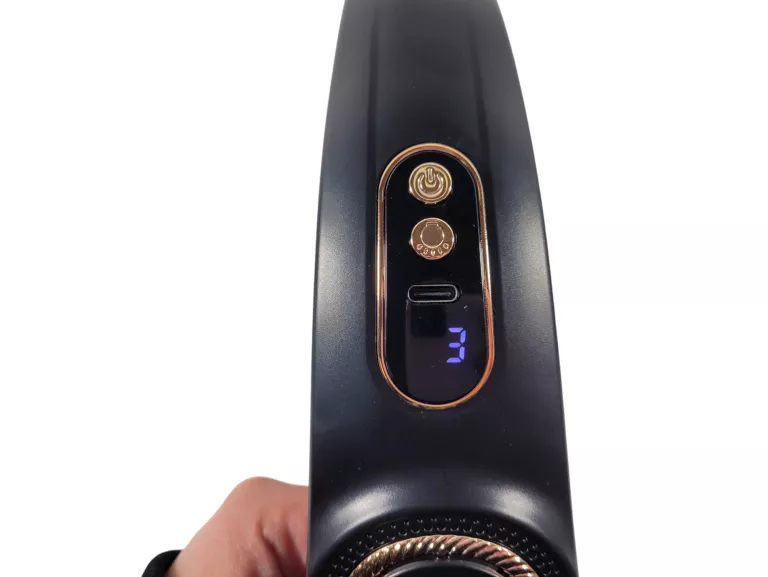 PRZENOSNY WIATRAK NA SZYJE