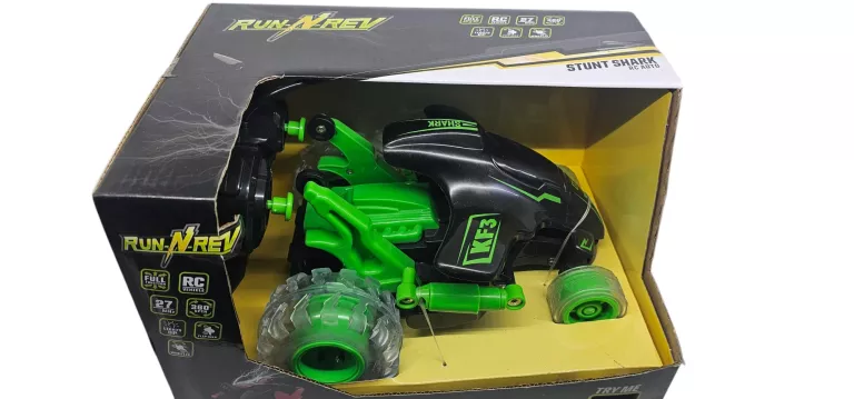 samochodzik-zdalniesterowany-run-n-rev-stunt-shark-stan-11323-238058