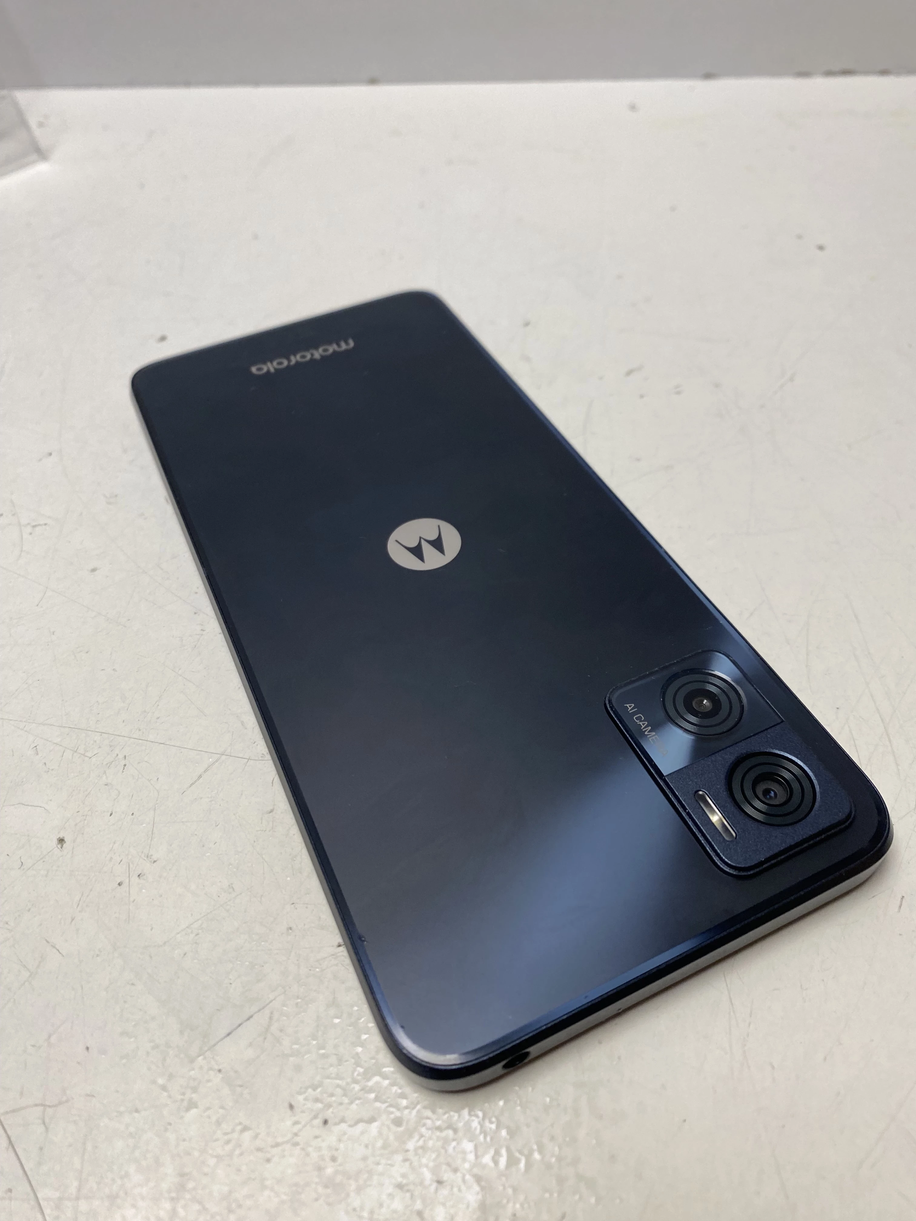 telefon-motorola-moto-e22-464gb-ean-gtin-0840023236143