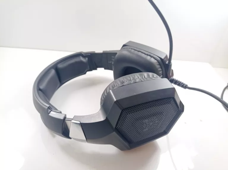 SŁUCHAWKI GAMINGOWE NAUSZNE PRZEWODOWE ONIKUMA K8