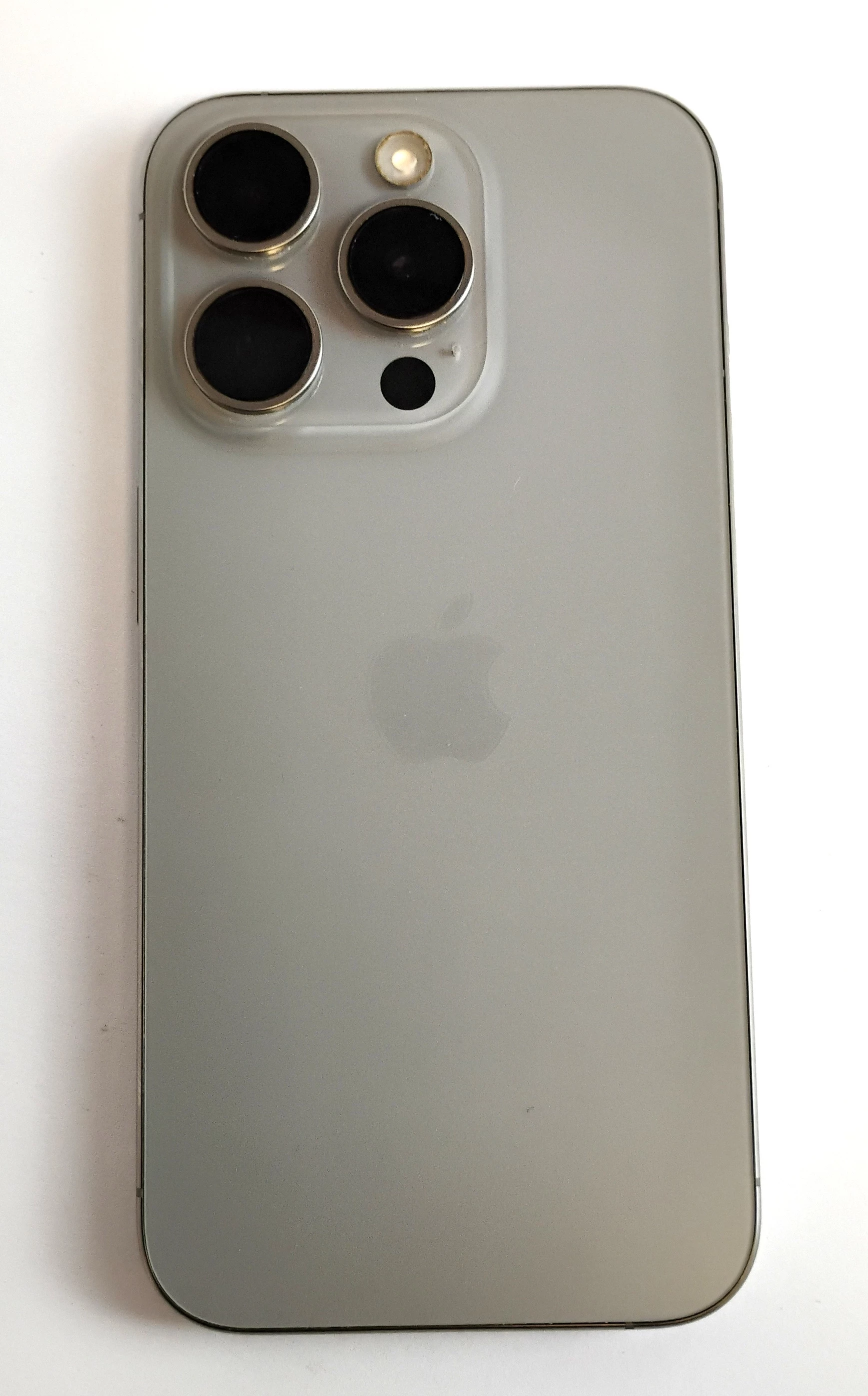 telefon-apple-iphone-15-pro-128gb-zadbany-bateria-89-pamiec-ram-202865-214113