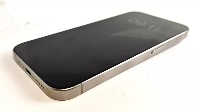 telefon-apple-iphone-15-pro-128gb-zadbany-bateria-89-pojemnosc-akumulatora-3650