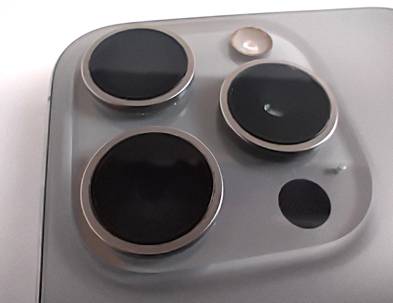 telefon-apple-iphone-15-pro-128gb-zadbany-bateria-89-wbudowana-pamiec-202869-214189