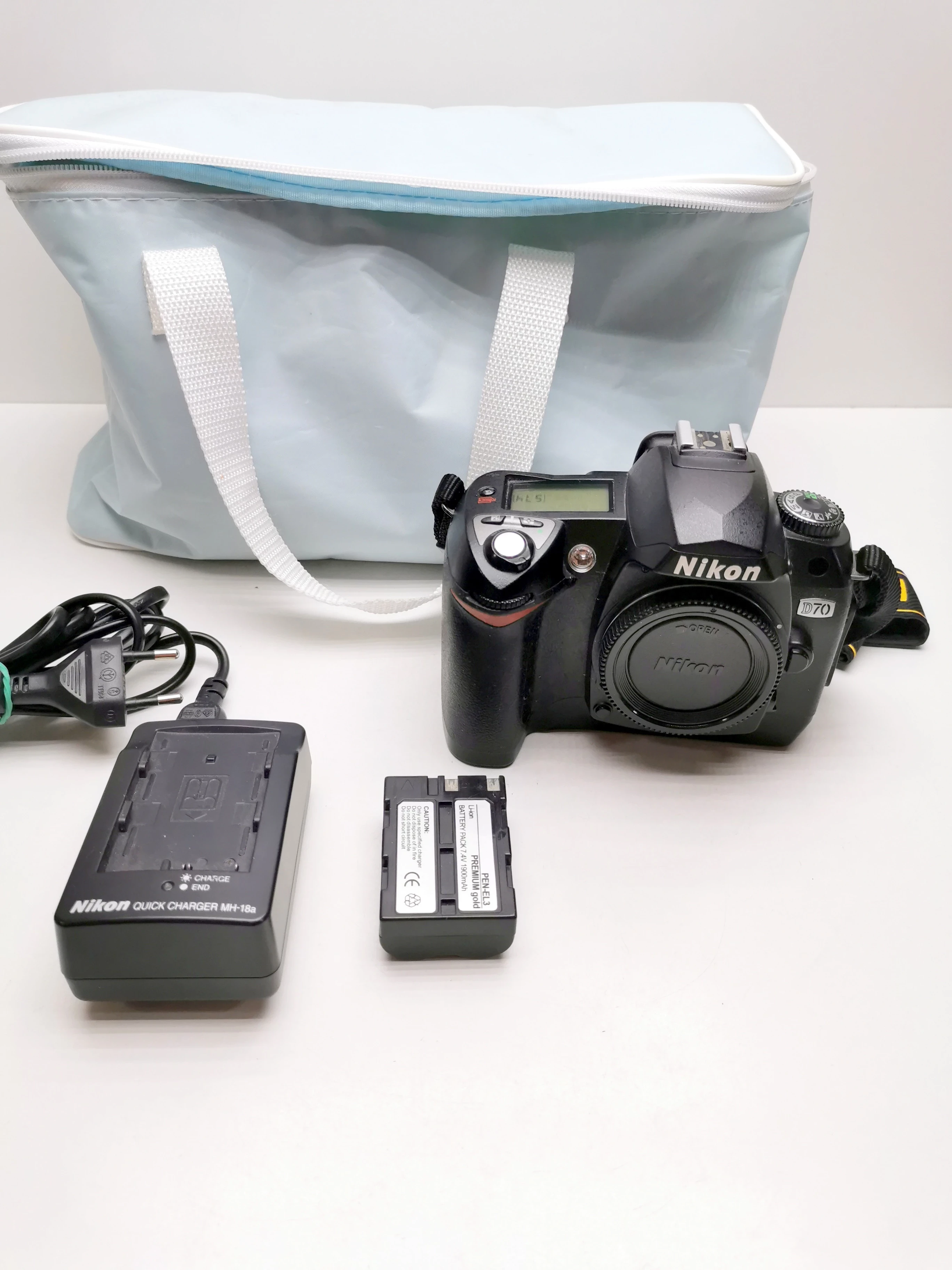 aparat-nikon-d70-body-dwie-baterie-ladowarka-gen-augusta-emila-fieldorfa-nila-2c-ostroleka