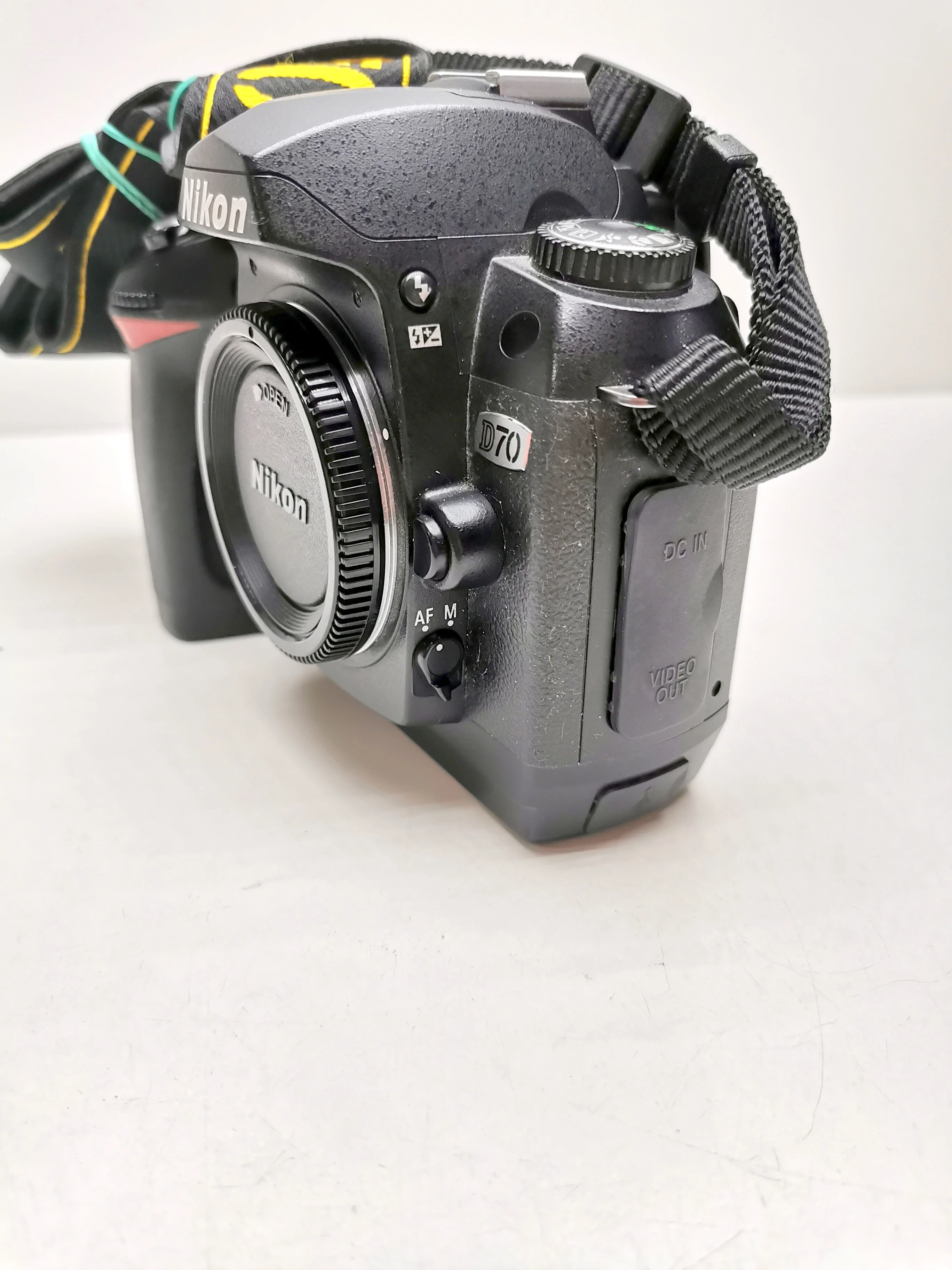 aparat-nikon-d70-body-dwie-baterie-ladowarka-w-zestawie-814-1