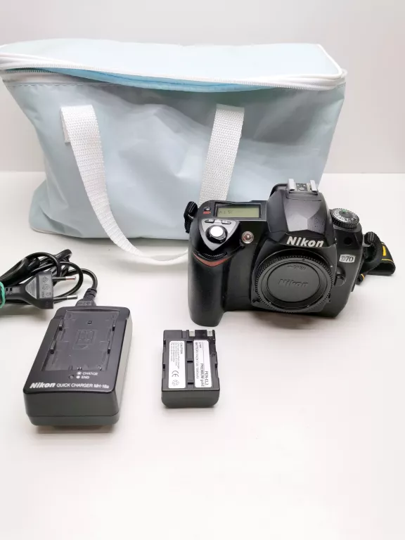 aparat-nikon-d70-body-dwie-baterie-ladowarka-gen-augusta-emila-fieldorfa-nila-2c-ostroleka