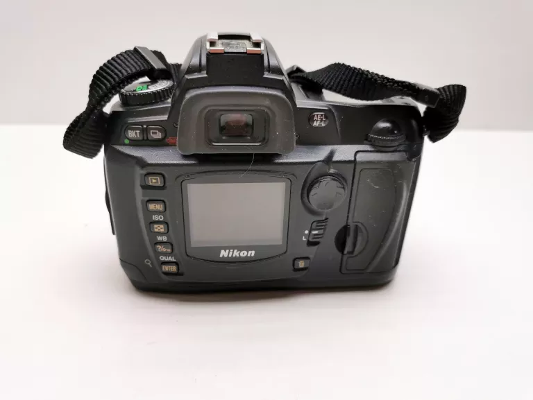 aparat-nikon-d70-body-dwie-baterie-ladowarka-ean-gtin-018208901791