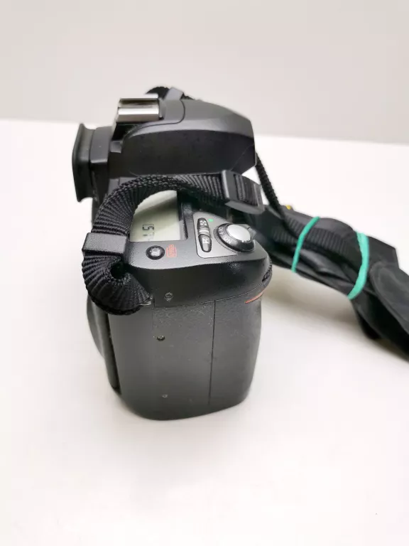 aparat-nikon-d70-body-dwie-baterie-ladowarka-stan-11323-2