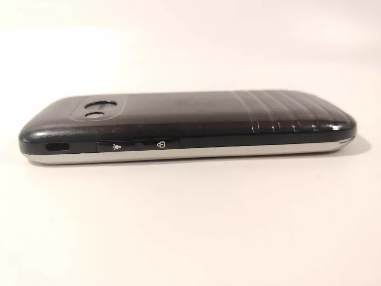 TELEFON MAXCOM MM720