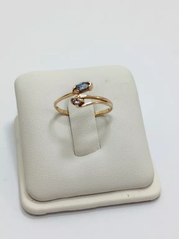 ZŁOTY PIERSCIONEK PR.585 R.8 0,9G