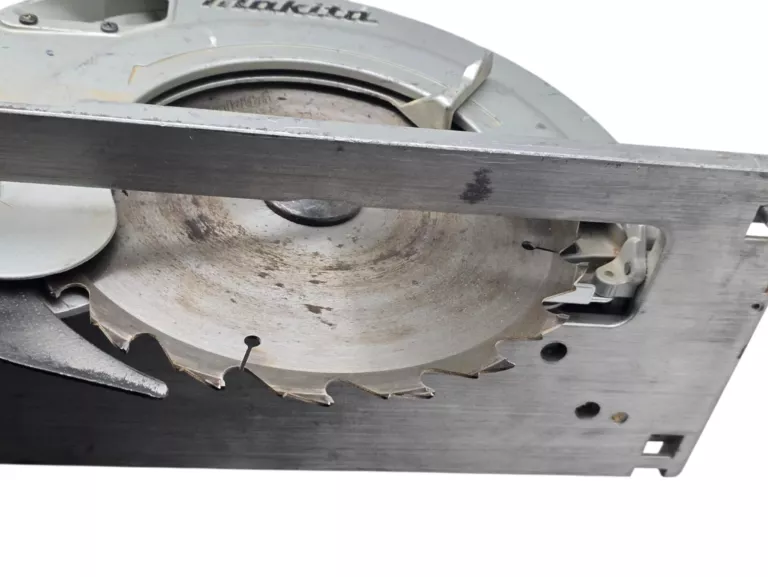 PIŁA TARCZOWA PILARKA ELEKTRYCZNA MAKITA 5903R 2000W 235MM