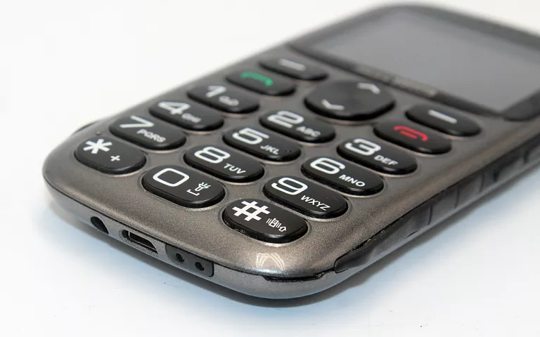 TELEFON MAXCOM COMFORT MM471 APARAT 2MPX PRZYCISK SOS