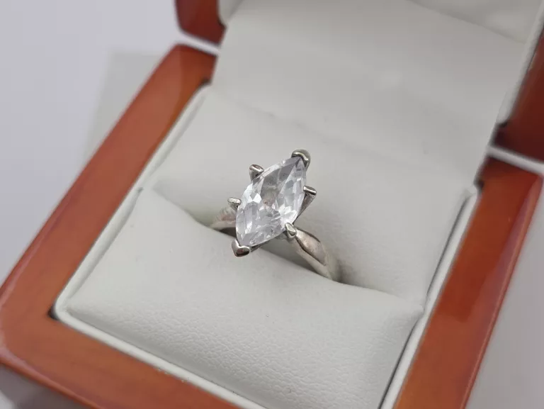 SREBRNY PIERŚCIONEK - 925 R.10 4,25G