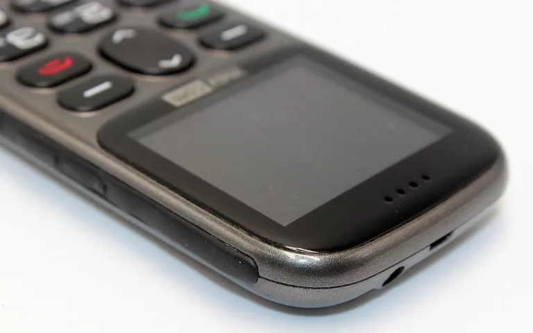 TELEFON MAXCOM COMFORT MM471 APARAT 2MPX PRZYCISK SOS