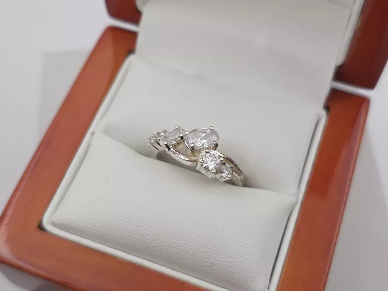 SREBRNY PIERŚCIONEK - 925 R.11 2,87G