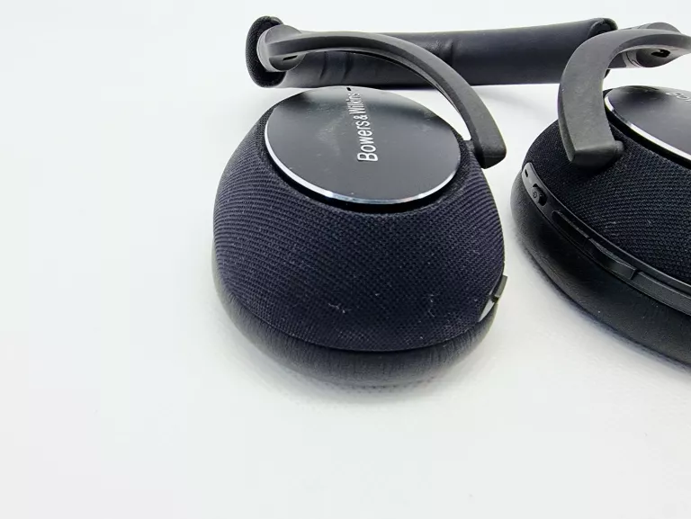 sluchawki-bezprzewodowe-bowers-and-wilkins-px7-carbon-edition-stan-11323-2