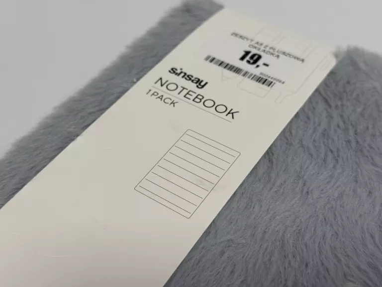 zeszyt-a5-z-pluszowa-okladka-szary-lisek-ean-gtin-5900733651805