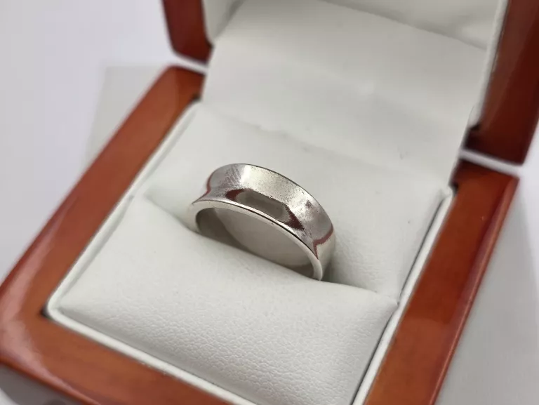 SREBRNY PIERŚCIONEK - 925 R.14 4,21G