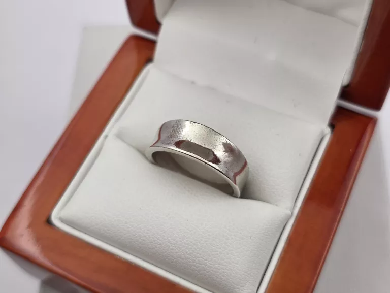 SREBRNY PIERŚCIONEK - 925 R.14 4,21G