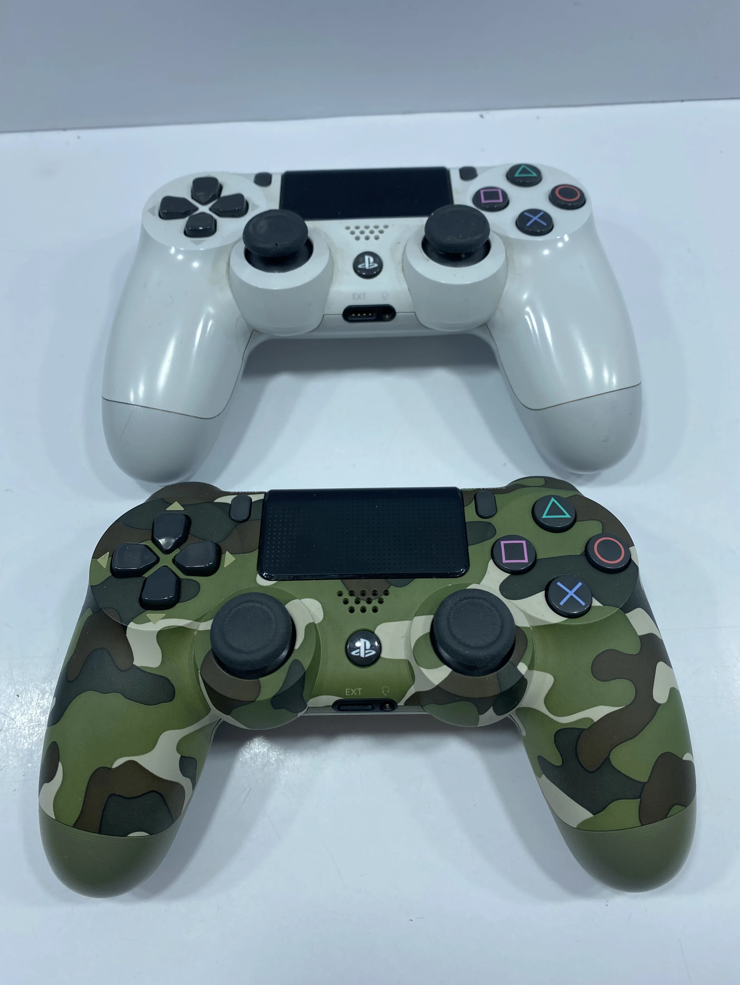 konsola-sony-playstation-4-pro-1-tb-biala-2-pady-ean-gtin-0711719347774