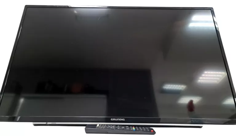 GRUNDIG 40 GFB 6722 LED TV + PILOT SMART TV / DBT-T2