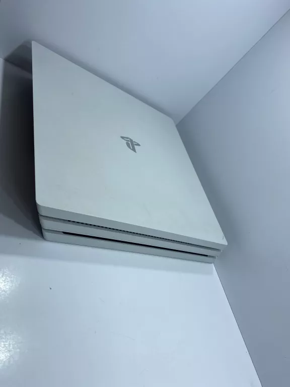 konsola-sony-playstation-4-pro-1-tb-biala-2-pady-kod-producenta-711719347774
