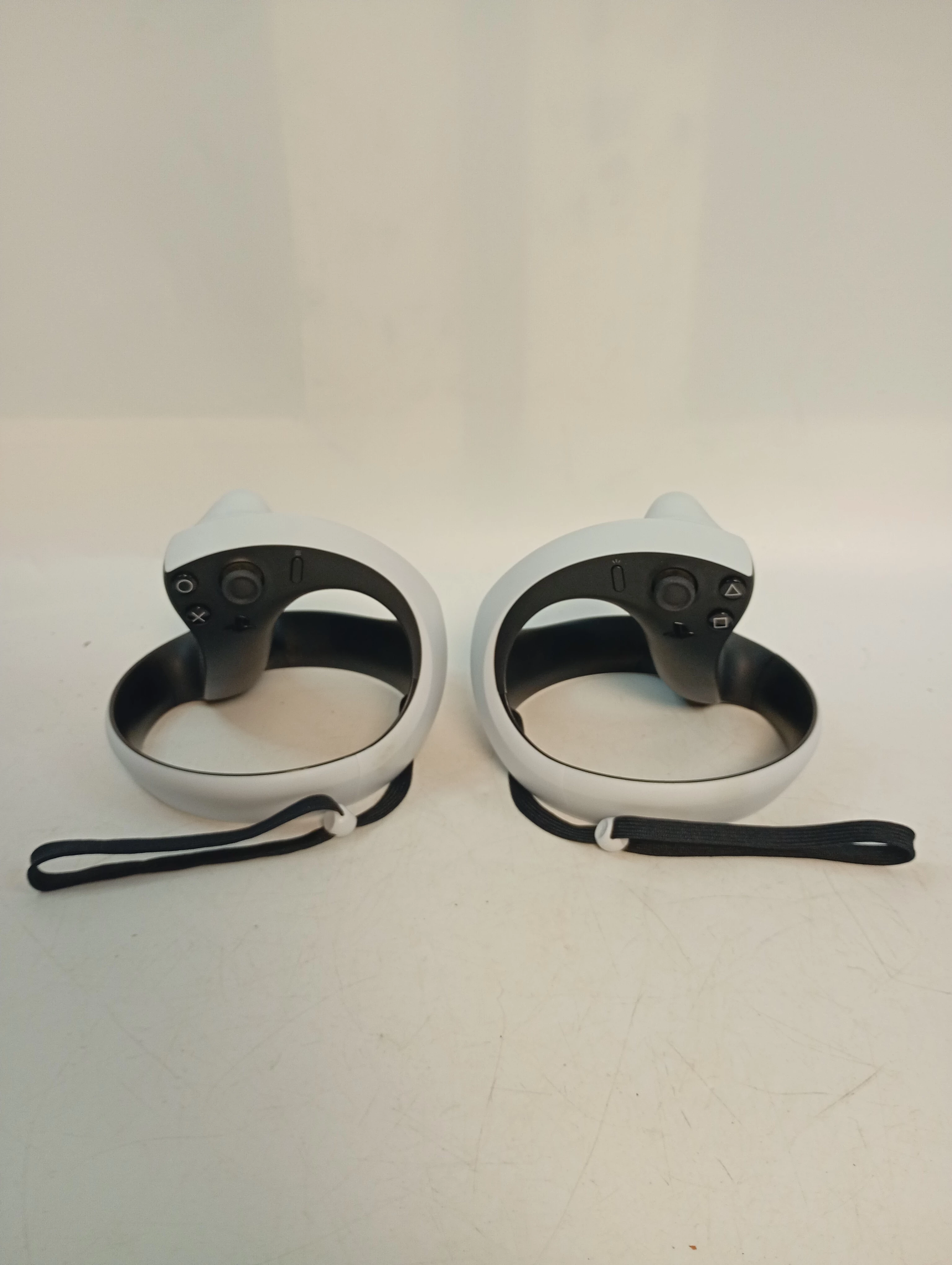 gogle-wirtualnej-rzeczywistosci-playstation-vr2-bialo-czarny-kod-producenta-cfi-zvr1