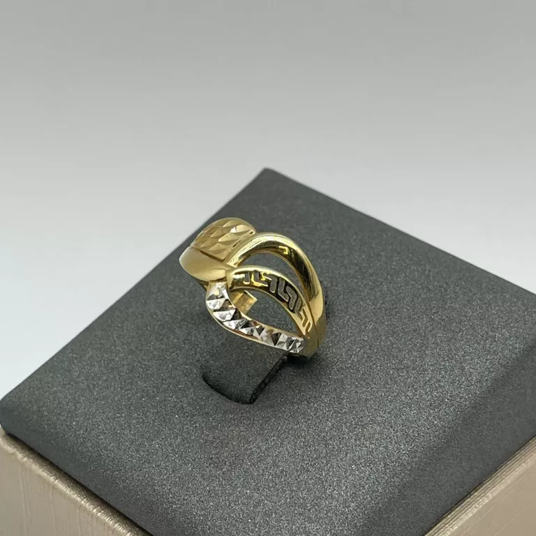 ZŁOTY PIERŚCIONEK AU585 | R. 17 | 2,53 G