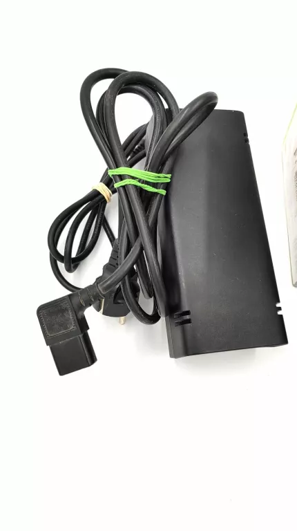 KONSOLA XBOX 360 SLIM 4GB PAD GRY