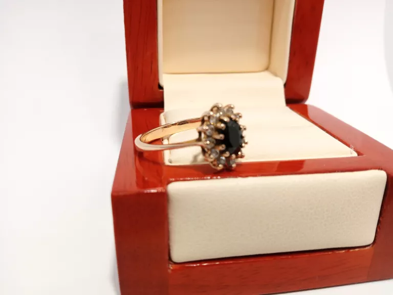 ZŁOTY PIERŚCIONEK Z CZARNYM OCZKIEM PRÓBA 585