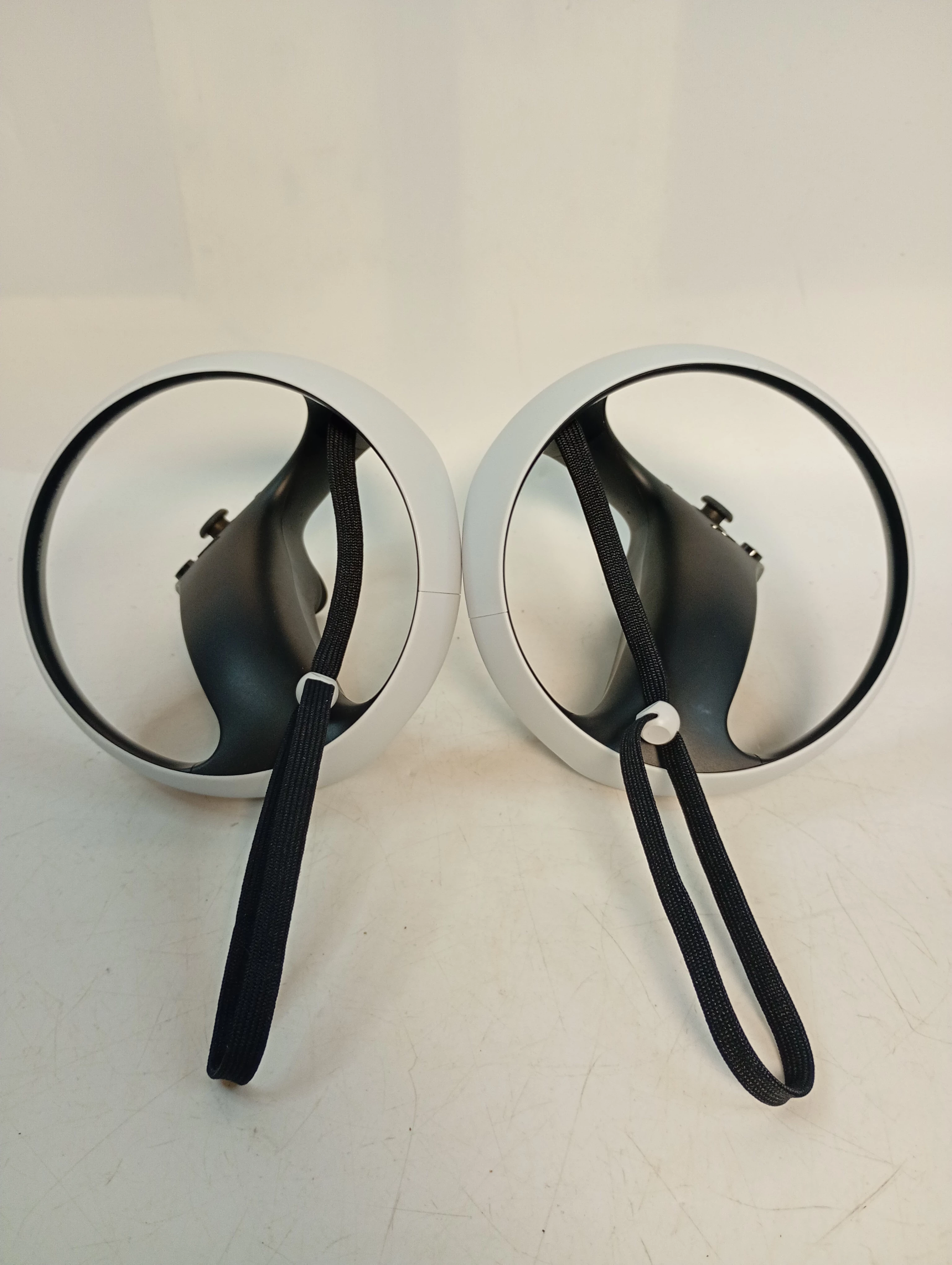 gogle-wirtualnej-rzeczywistosci-playstation-vr2-bialo-czarny-producent-248914-2018954