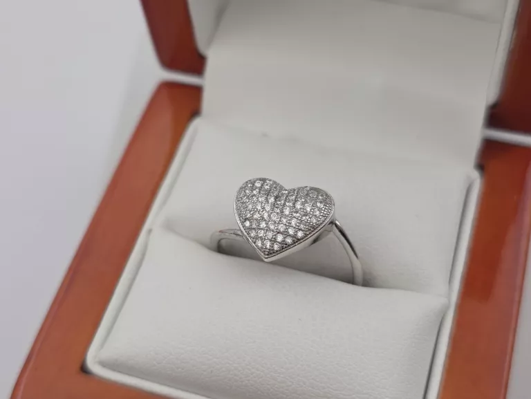 SREBRNY PIERŚCIONEK - 925 R.17 2,23G