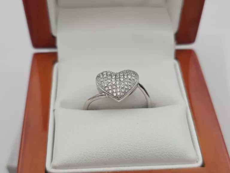 SREBRNY PIERŚCIONEK - 925 R.17 2,23G