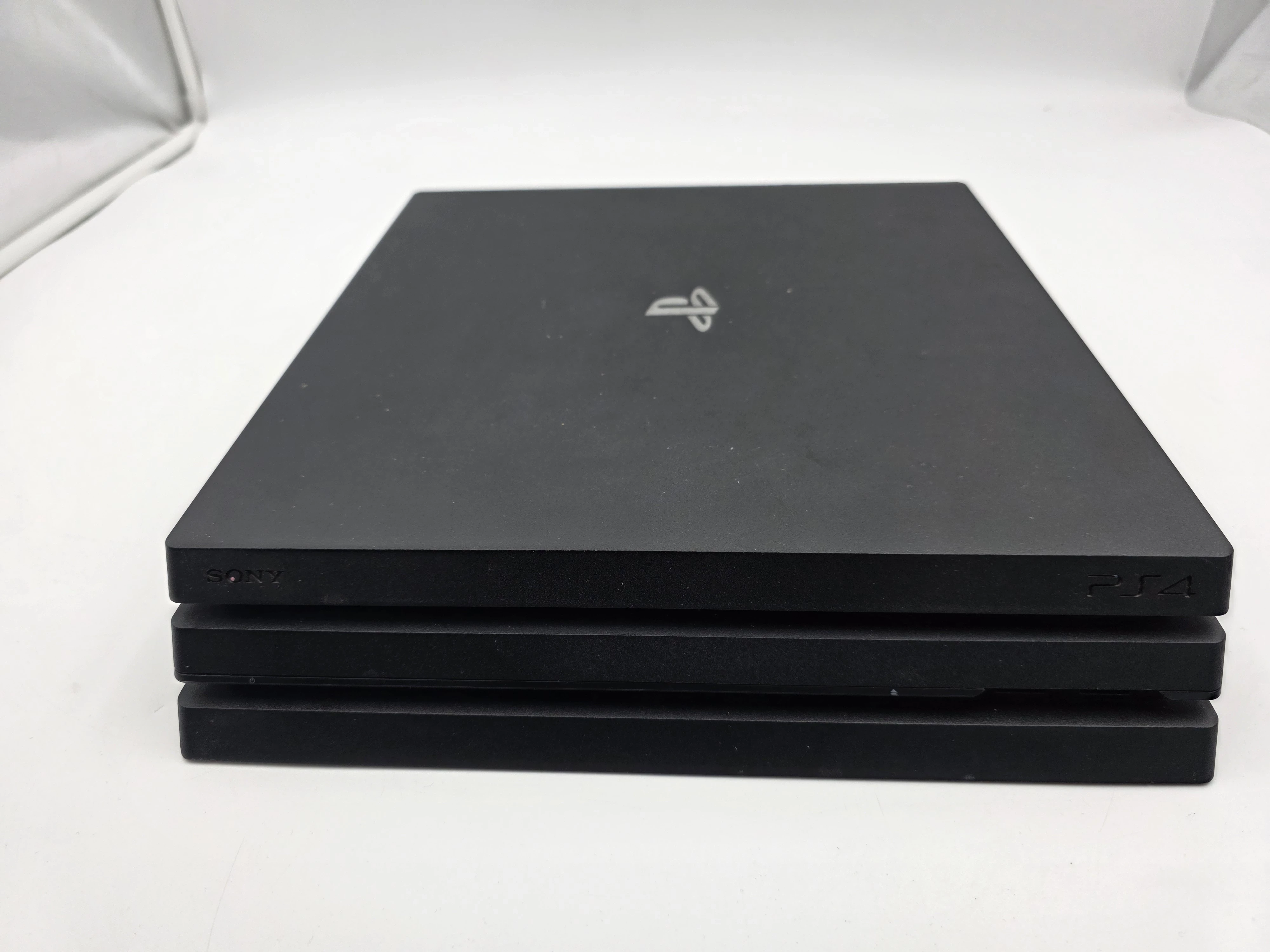 sony-playstation-4-pro-1tb-cuh-7216b-wersja-130590-3