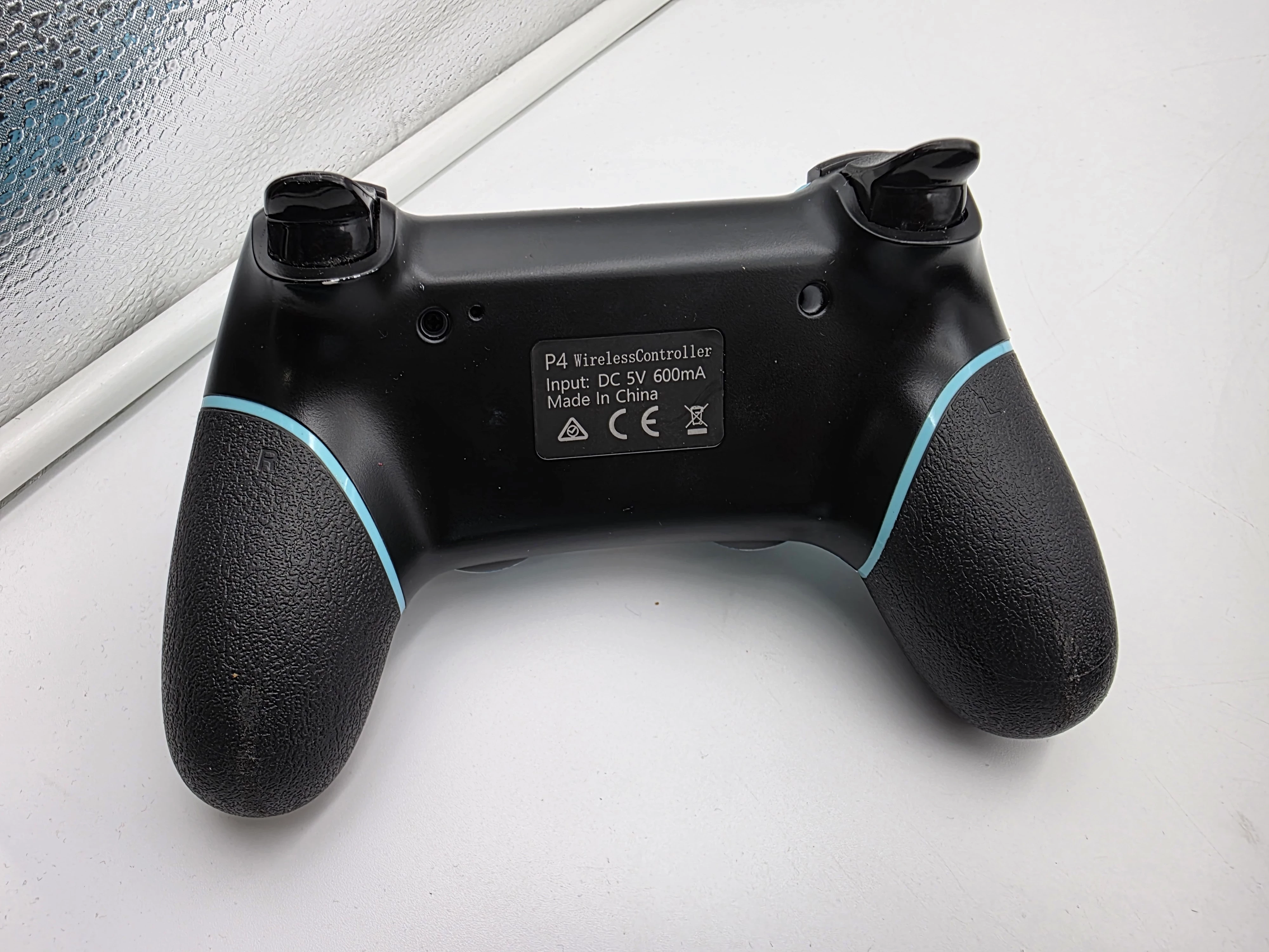 sony-playstation-4-pro-1tb-cuh-7216b-liczba-kontrolerow-w-zestawie-205994-225550