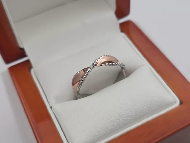 SREBRNY PIERŚCIONEK - 925 R.18 2,37G